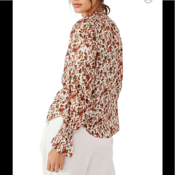 FP Meant to Be Floral Print Pleated Split Round Tie Neck Long Puff Sleev… - Picture 4 of 9